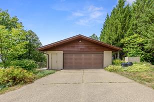 2333 Hawthorn Hill Road NE - Photo 32