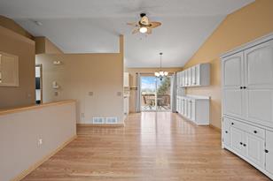 2055 Brittany Ct - Photo 6