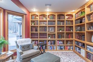 9982 Island Dr - Photo 18