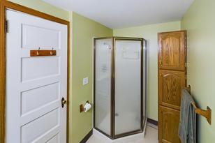 203 W 6th St - Photo 6