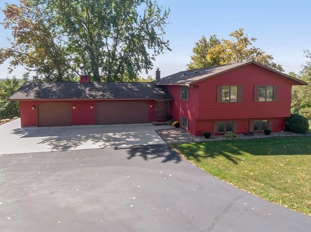 505 Tower Rd, Hudson, WI 54016