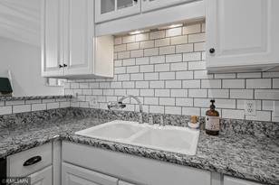 285 Lexington Pkwy S - Photo 6