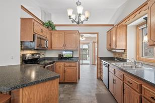 10920 Jersey Ct N - Photo 4