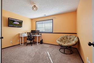 864 Forest Edge Dr - Photo 10