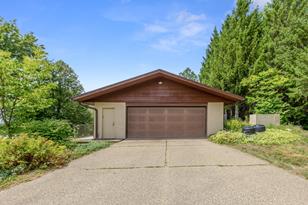 2333 Hawthorn Hill Road NE - Photo 32