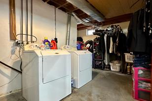 412 Clary Street W - Photo 16