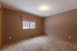 808 Southview Ct E - Photo 8