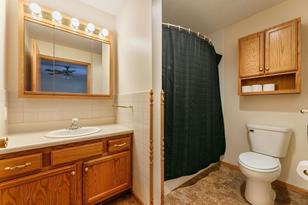 808 Southview Ct E - Photo 10