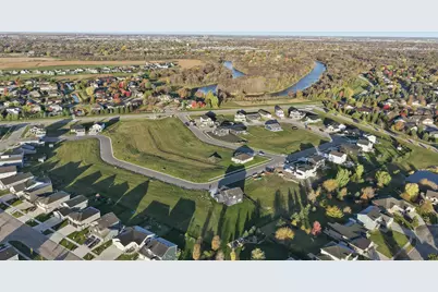 305 48th Avenue S, Moorhead, MN 56560 - Photo 4