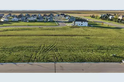 313 48th Avenue S, Moorhead, MN 56560 - Photo 8