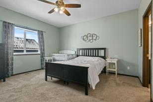 863 Forest Edge Dr - Photo 6