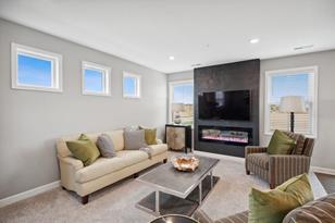 1923 Tyrone Dr - Photo 4