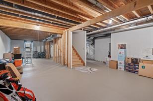 685 Westchester Ave - Photo 16