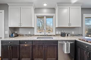 126 11th Ave N - Photo 4