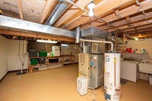 631 Wood Street N - Photo 32