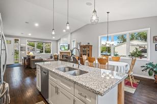 8440 Bloomington Ave - Photo 8