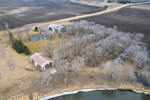 48220 290th St, Morris, MN 56267