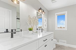 17560 Hyde Park Ave - Photo 14