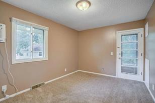 305 Jackson Ave N - Photo 10