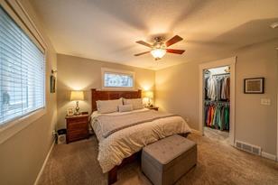 1242 Bayridge Dr - Photo 16