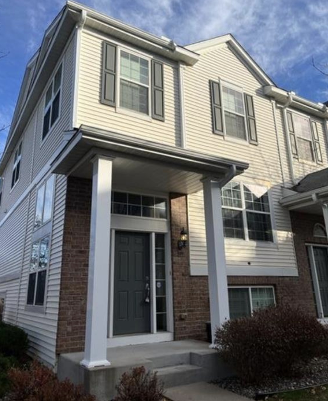 899 Ledgestone Dr, Saint Paul, MN 55115-6500