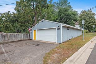 4205 University Ave NE - Photo 32