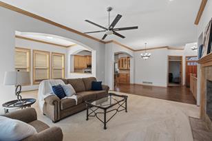 4748 Cumberland St - Photo 10