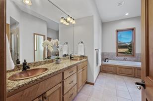 4748 Cumberland St - Photo 20