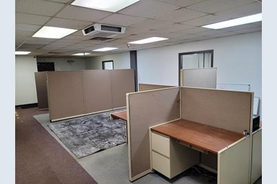 400 Commerce Court, Vadnais Heights, MN 55127 - Photo 6