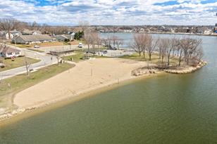 941 N Shore Ave - Photo 80
