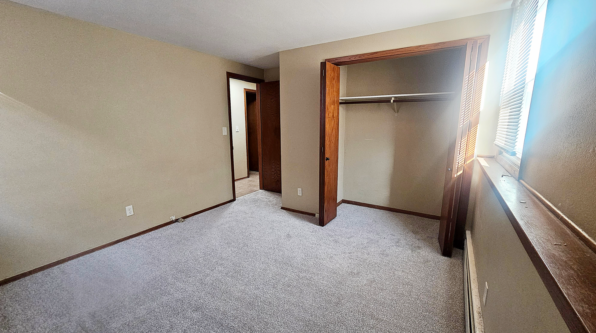 1596 Mclean Ave, Saint Paul MN  55106-6611 exterior