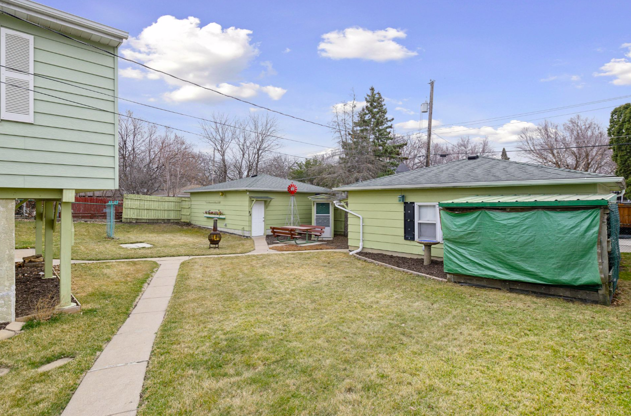 54 Manitoba Ave, Saint Paul MN  55117-5409 exterior