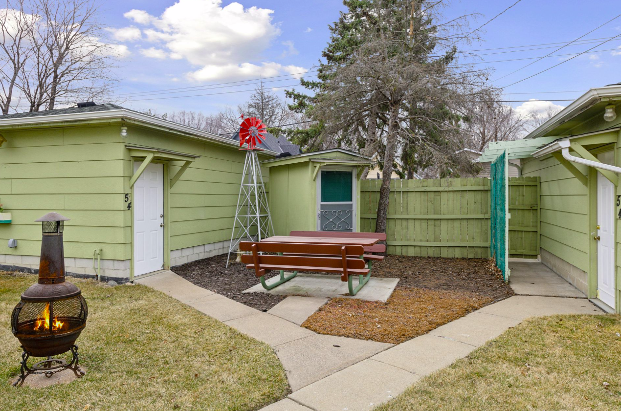 54 Manitoba Ave, Saint Paul MN  55117-5409 exterior