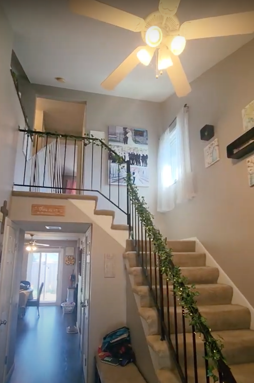923 Monterey Ct, Saint Paul, MN 55126-5820