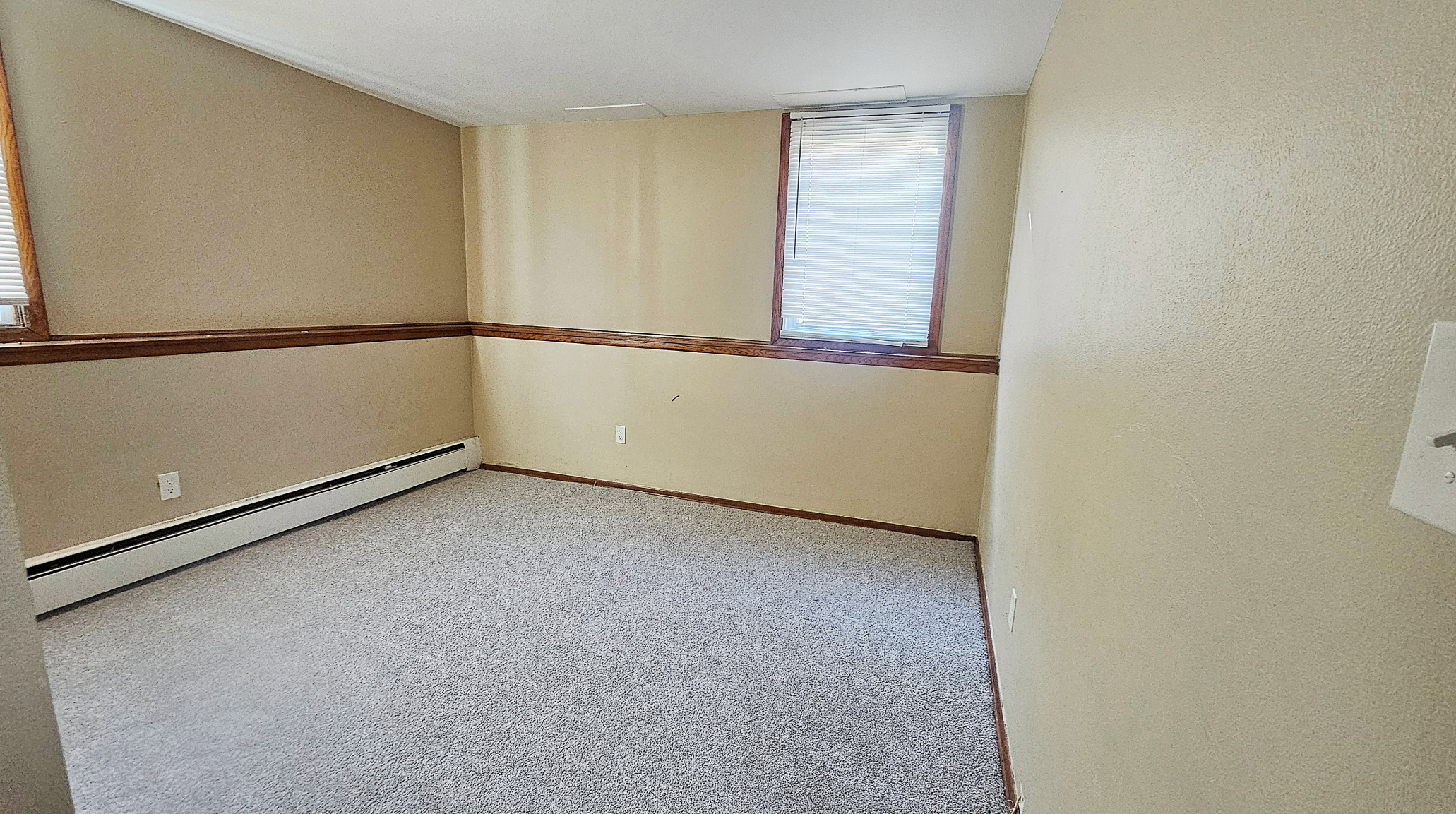 1596 Mclean Ave, Saint Paul MN  55106-6611 exterior