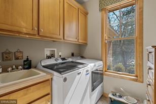 3327 Twin Lake Ct - Photo 26