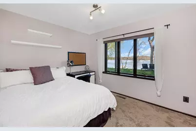 2179 River Road S, Saint Mary's Point, MN 55043 - Photo 20