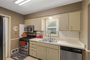 7609 Lee Ave N - Photo 12