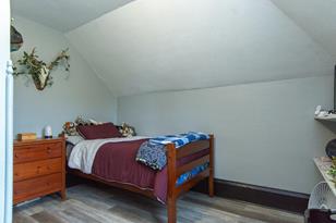 321 E 7th St - Photo 42