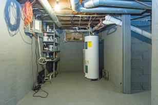 321 E 7th St - Photo 46