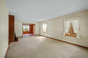 1774 Hampshire Ave - Photo 4