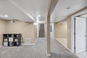 2210 Spruce Pl - Photo 24