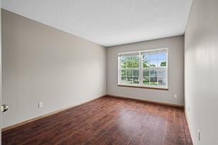 1029 Newport Ave - Photo 14