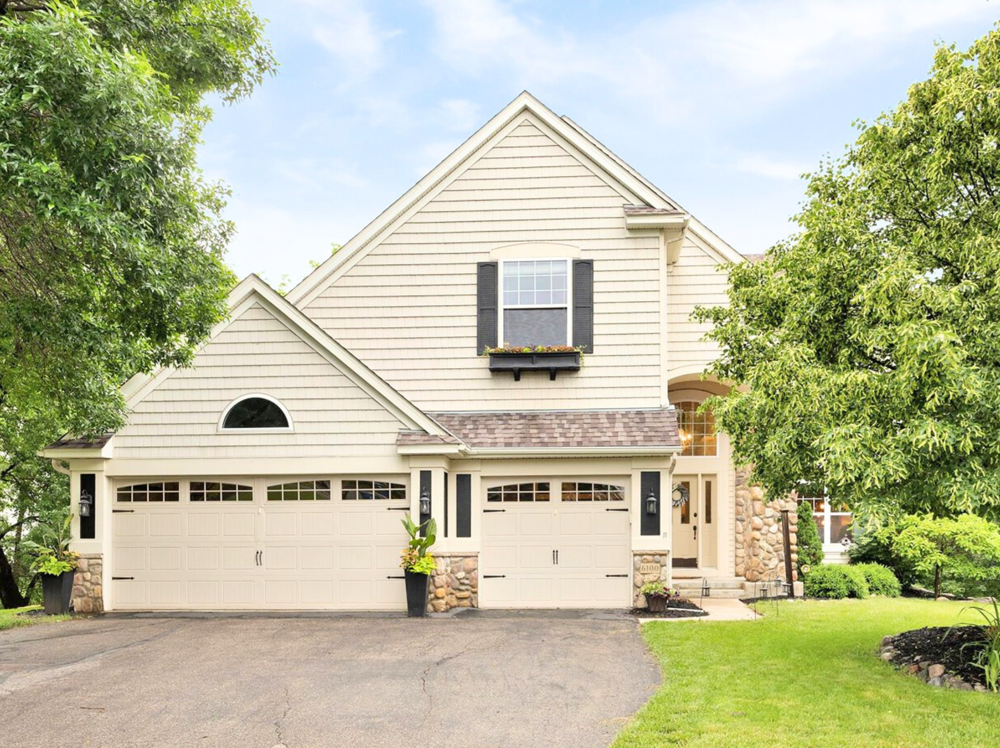 6100 Sugar Mill Ln, Orono, MN 55364-8624