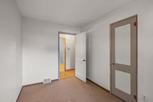 5839 Quebec Ave N - Photo 24