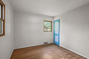 5839 Quebec Ave N - Photo 26