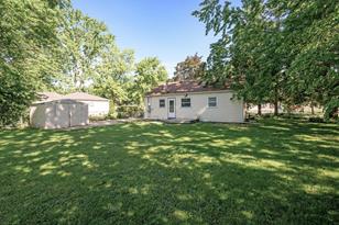 5839 Quebec Ave N - Photo 40