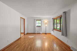 5839 Quebec Ave N - Photo 8