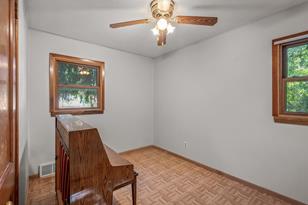 5839 Quebec Ave N - Photo 28