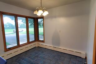 460 1st St - Photo 4